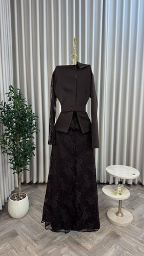 فستان باربي مع دانتيل