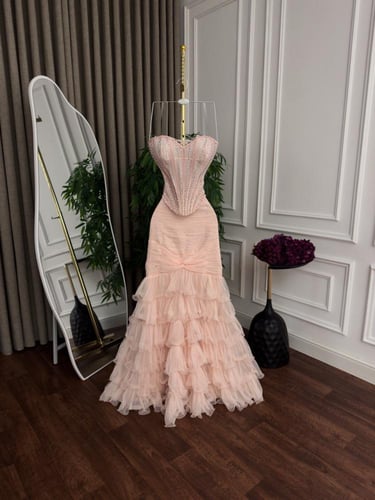 فستان تطريز لولو زركون تُل طبقات كلوش