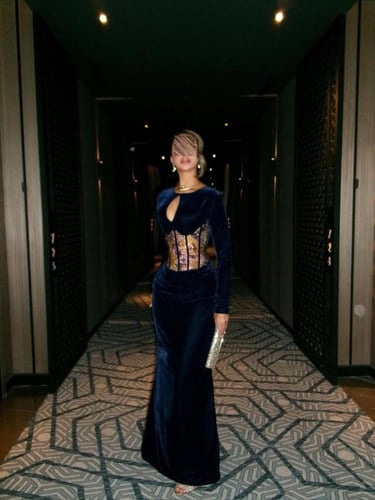 فستان مخمل مع خامه برنت وبطانه