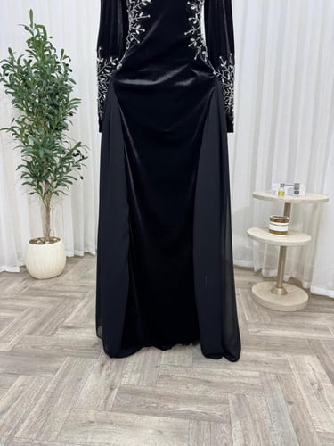 فستان مخمل تطريز يدوي