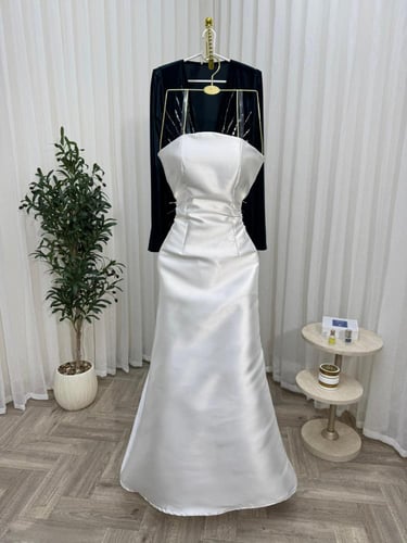 فستان مخمل مع ميكادو وتطريز يدوي