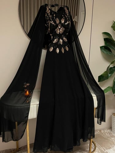 فستان شيفون وكلفه خرز