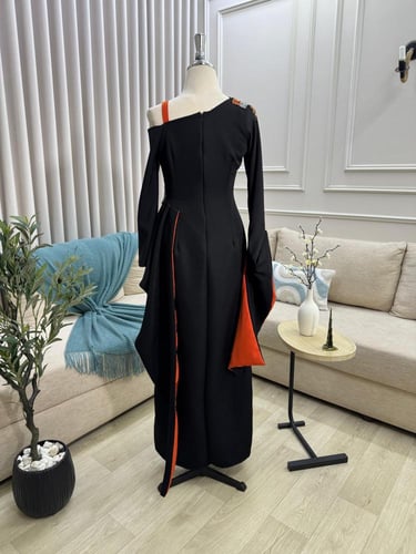 فستان باربي وتطريز