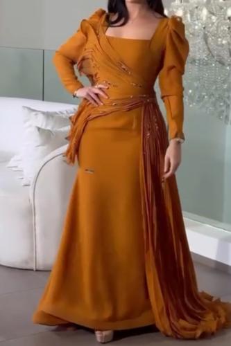 فستان باربي مع بليسيه وتطريز يدوي