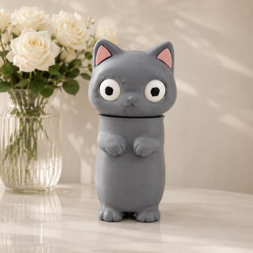 The cute cat