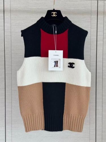 فيست شانيل محبوك بتصميم كتل لونية – Chanel Color Block Knit Vest