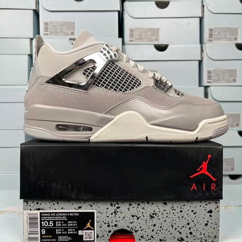 AJ4 Frozen Moments
