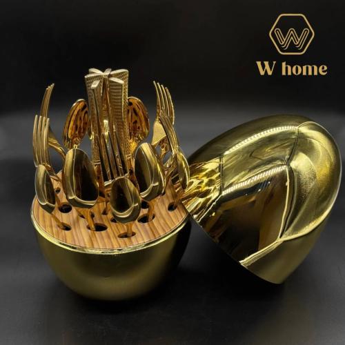 طقم أدوات طعام ذهبي