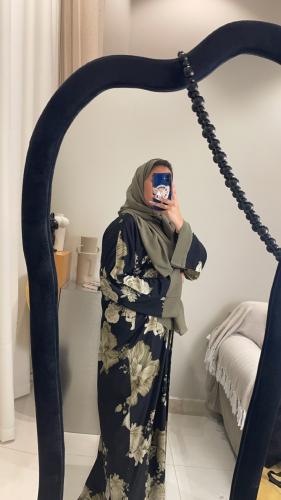 عبايات (متوفر قطعه فقط)