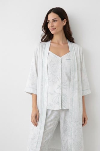 بجامة مع روب