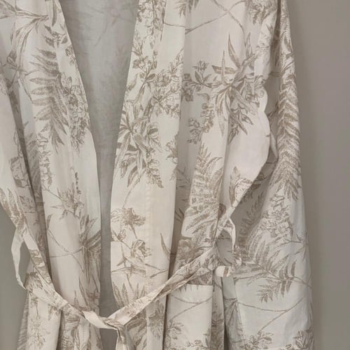 Floral green robes(روب اخضر)