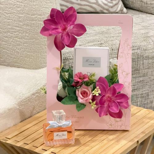 عطر ميس ديور مع تنسيق