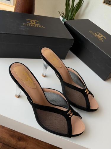 أحذية شانيل السوداء: رمز الأناقة والفخامة!