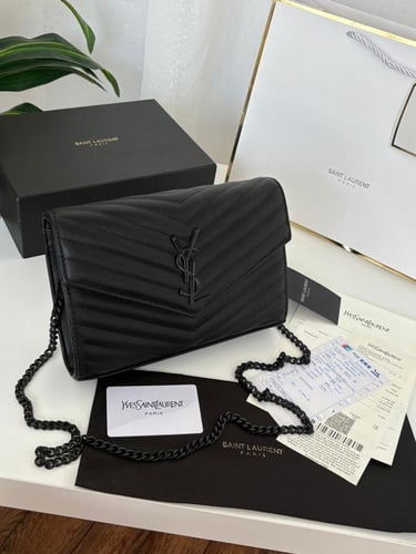 حقيبة YSL السوداء: رمز الأناقة والفخامة العصرية