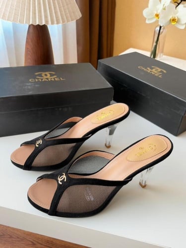 أحذية شانيل السوداء: رمز الأناقة والفخامة!