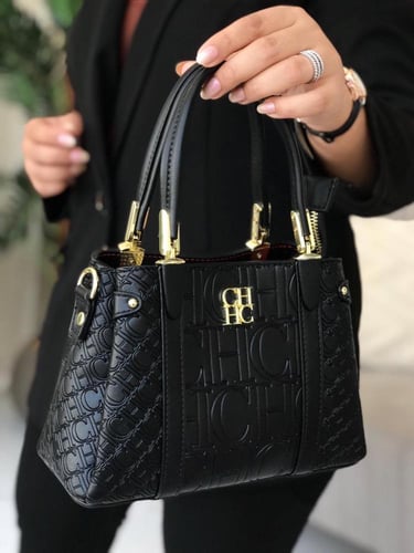 حقيبة CH الأنيقة باللون الأسود