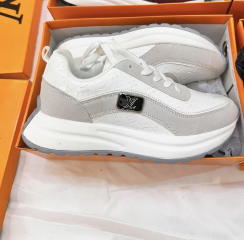 الأناقة تعبر عن نفسها: حذاء لويس فويتون الرياضي!