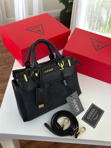 شنطة غس Guess الأنيقة: لمسة من الفخامة!