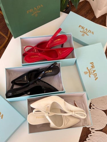 حذاء برادا الأسود الأنيق - رمز الفخامة والتميّز