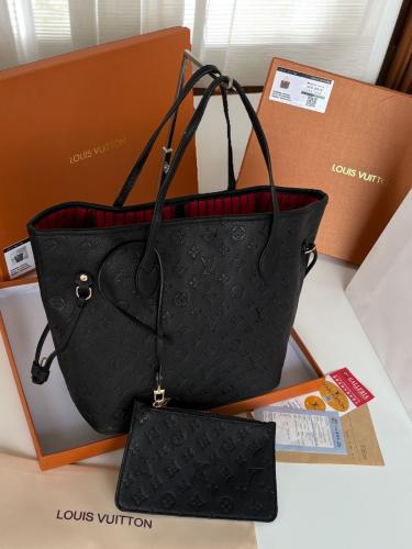 حقيبة لويس فويتون الكبيرة باللون الأسود