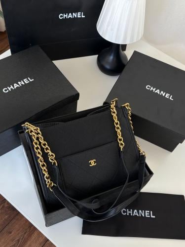 حقيبة شانيل السوداء: أناقة خالدة وفخامة لا مثيل له...