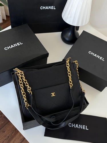 حقيبة شانيل السوداء: أناقة خالدة وفخامة لا مثيل له...