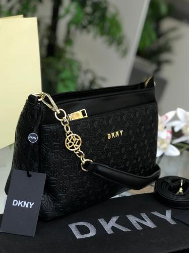 حقيبة DKNY السوداء: رمز الأناقة والتميّز!