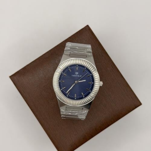 ساعة فيندر بلو