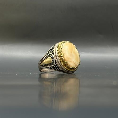 خاتم نوادر عقيق حليبي