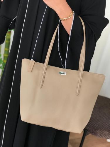 شنطة لاكوست