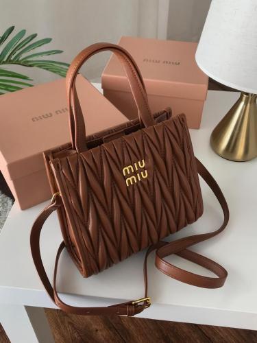 شنطة ميو ميو