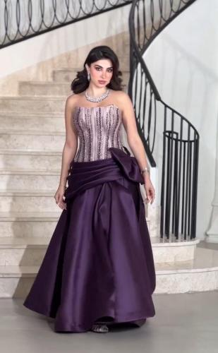 فستان سهرة أرجواني فاخر بتصميم كورسيه مطرز وتنورة...