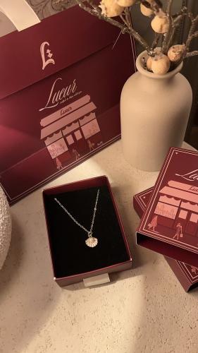 قلادة الصدفَه