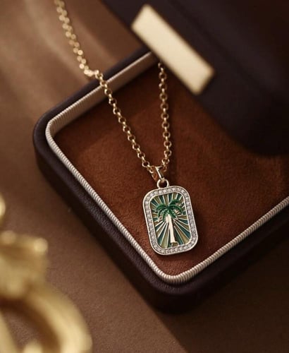 قلادة شجرة النخيل