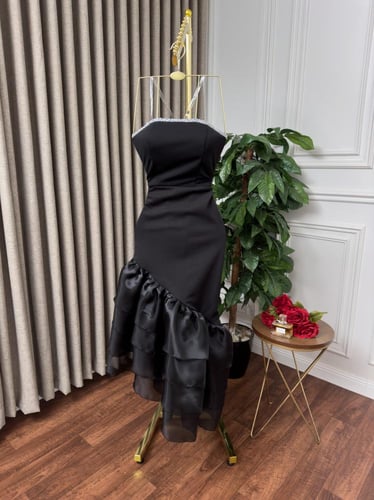 فستان قصير بقصه جميله