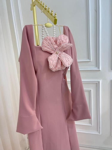 فستان ناعم ورده