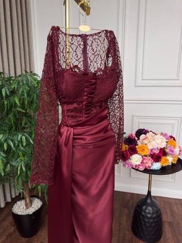 فستان دانتيل