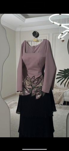 فستان عجيبه