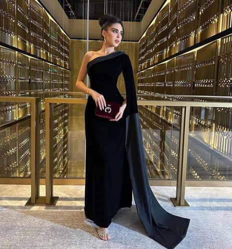 فستان مخمل كوري انيق