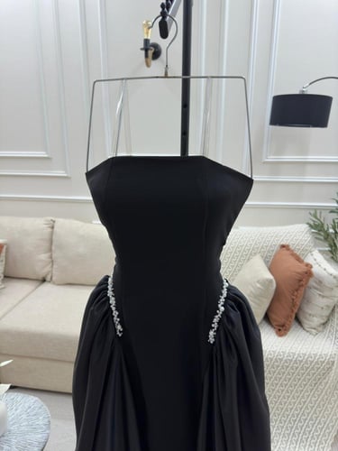 فستان يجعلك اكثر اشراق ملفت