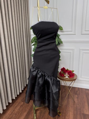 فستان قصير بقصه جميله