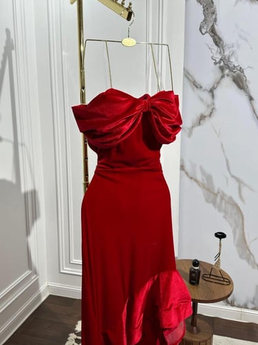 فستان ناعم بقصه مثاليه