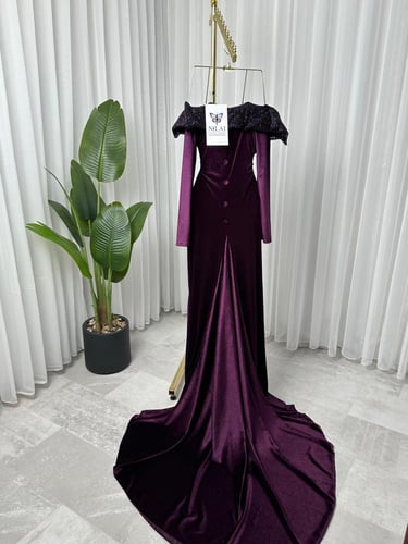 فستان ساحر يعكس الإبداع والأنوثة