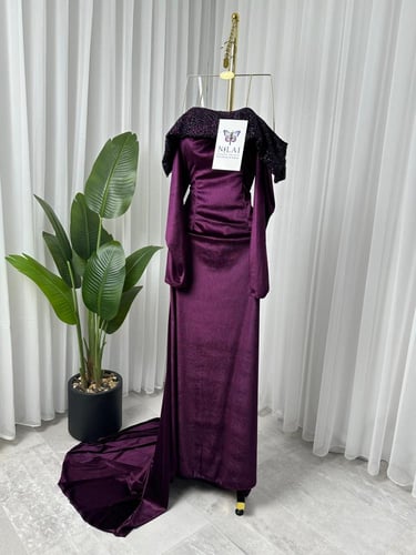 فستان ساحر يعكس الإبداع والأنوثة