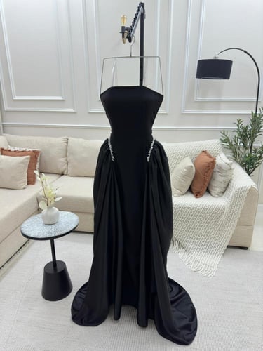 فستان يجعلك اكثر اشراق ملفت