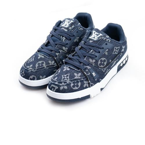 حذاء رياضي عملي بتصميم أنيق