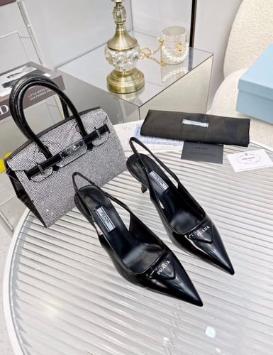 كعب Prada