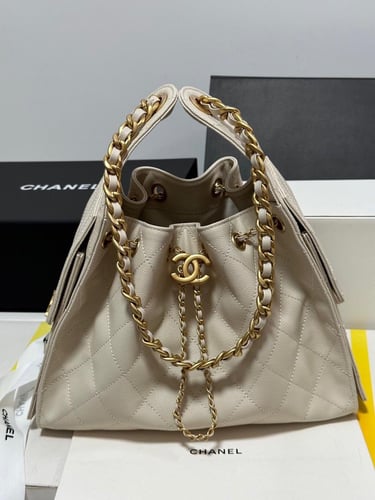 حقيبة CHANEL