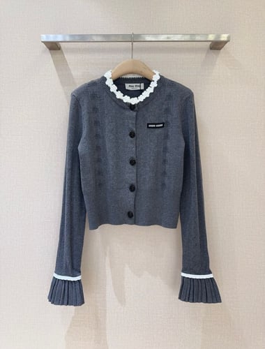 سترة miumiu