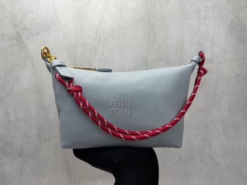 حقيبة miumiu